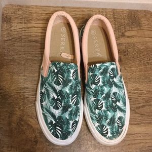 Monstera print sneakers